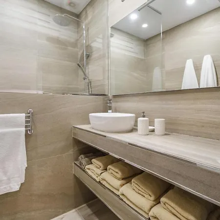 Naypa With Free Parking Daire