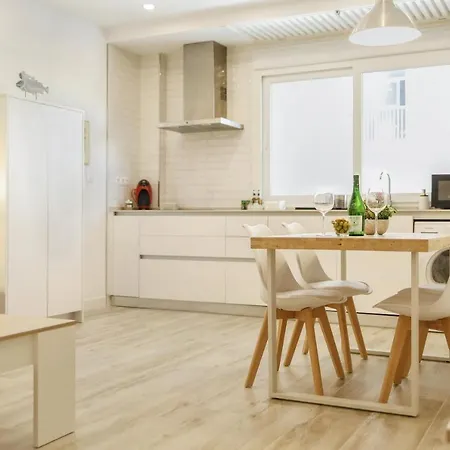 Apartment Naypa With Free Parking *