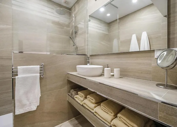 Naypa With Free Parking Daire