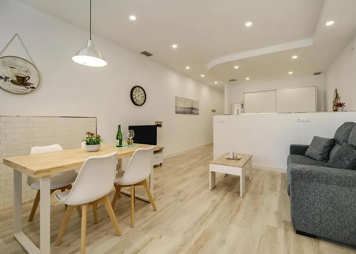 Naypa With Free Parking Apartman