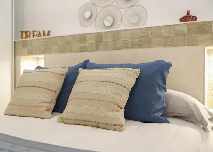 Naypa With Free Parking Apartman *